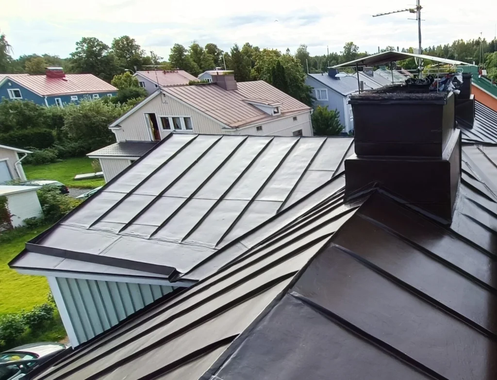 Peltikaton maalaus Tampereella